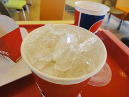 媒体曝快餐店 冰块脏过马桶水 西安开查食用冰块